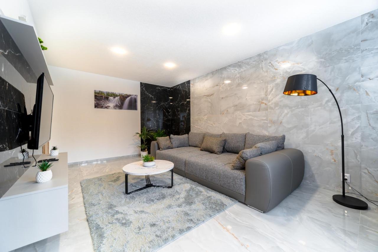 Apartman Discreet Kysucke Nove Mesto Екстер'єр фото