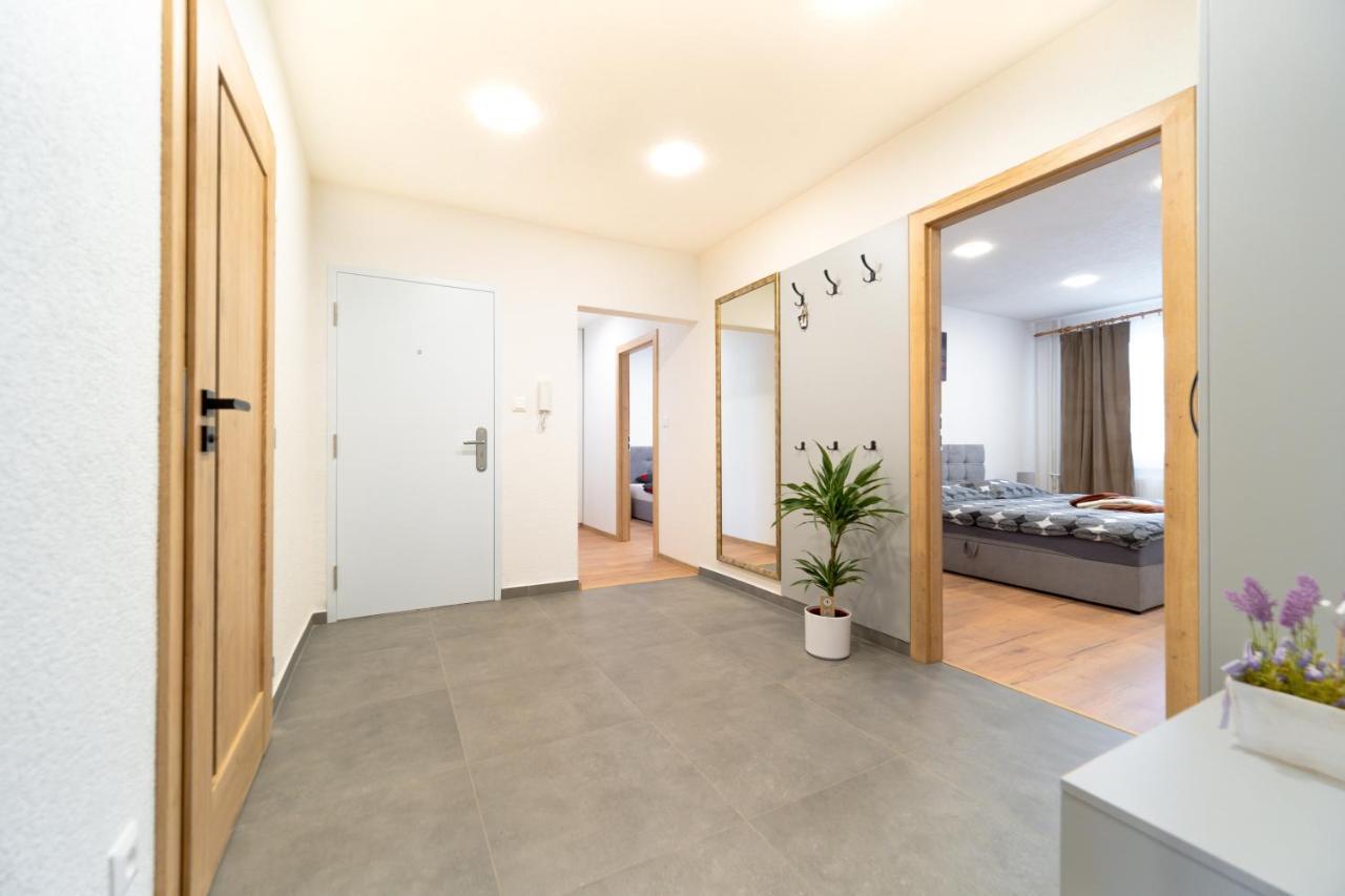 Apartman Discreet Kysucke Nove Mesto Екстер'єр фото